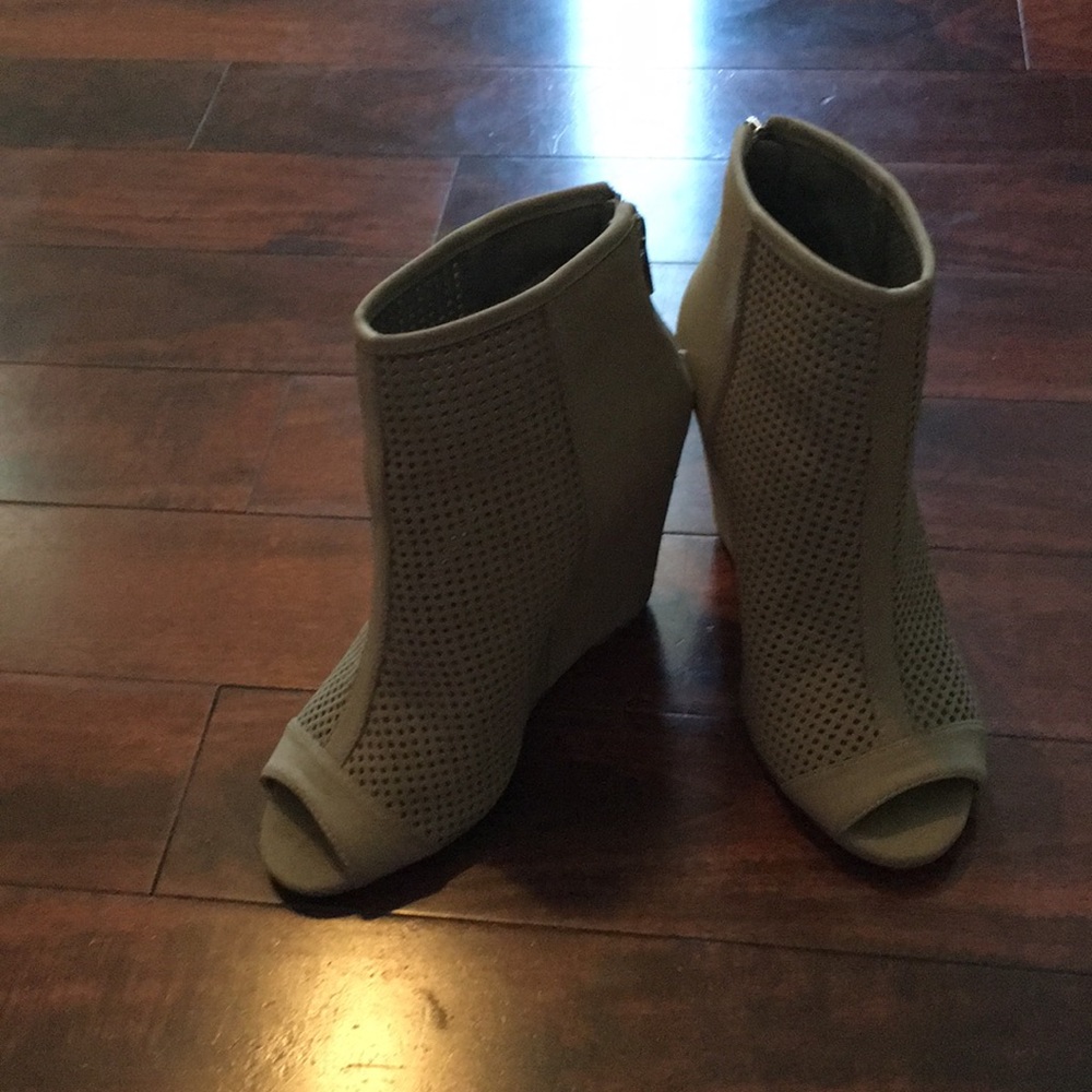 Juice Couture Wedges
